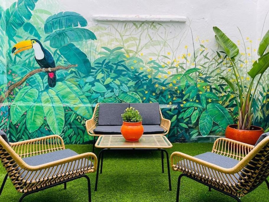 Artistic Flat Next To Ruzafa Welcome To The Jungle Valência Exterior foto